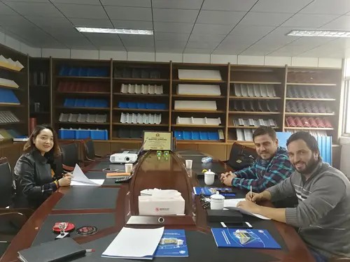 2018-04-12-Argentina-customer-sign-contract-for-automatic-CZ-purlin-Roll-forming-machine-640-640