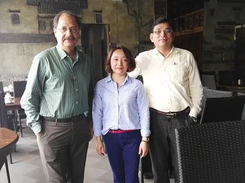 2017-04-India-Customer-640-640