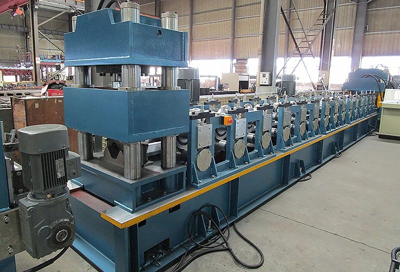 Guardrail Roll Forming Machine