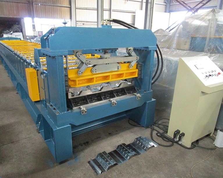 Metal Deck Roll Forming Machine