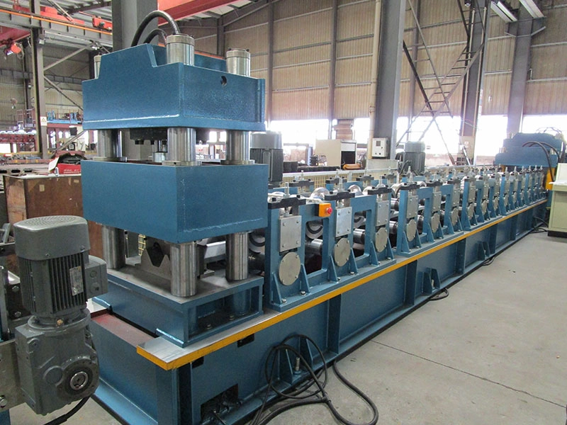 Guardrail Roll Forming Machine