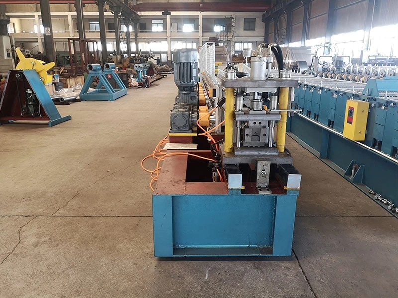 Upright Roll Forming Machine