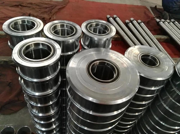 9bc7df4cbce2b435b788601849dd5aa0_3-Bearings-Inside-Rollers.jpg